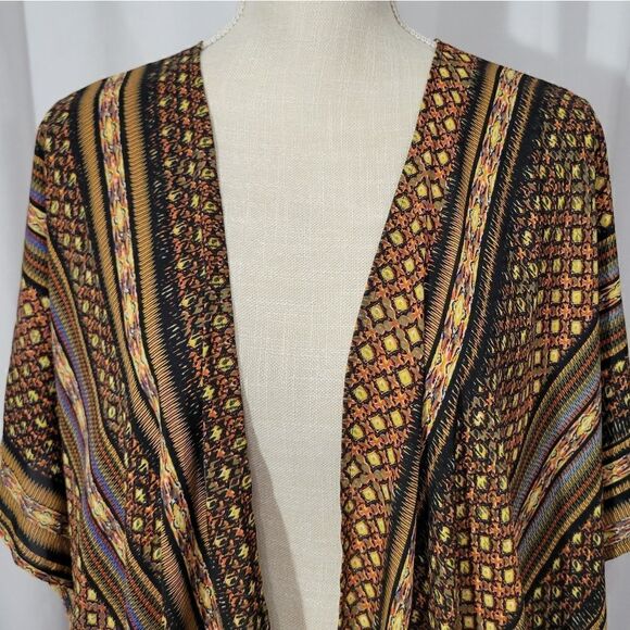 Charming Charlie kimono - Picture 3 of 6